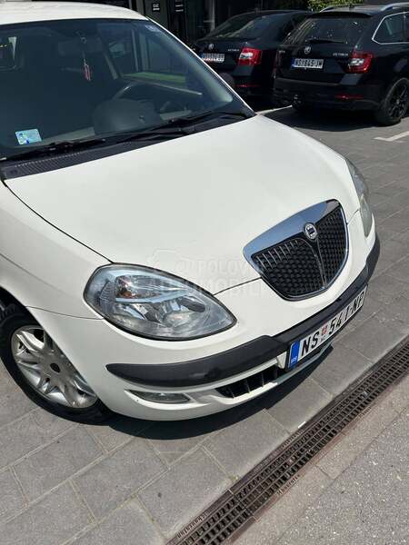 Lancia Ypsilon 