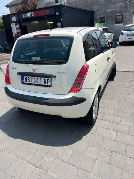 Lancia Ypsilon 