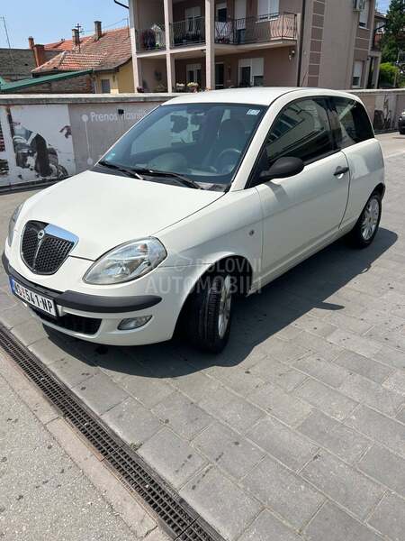 Lancia Ypsilon 