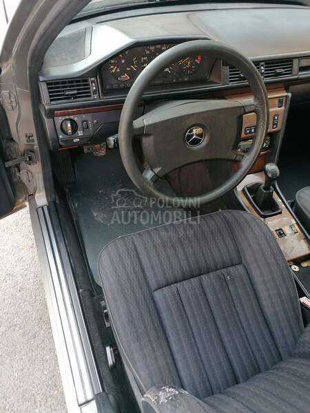 Mercedes Benz E 124 200E