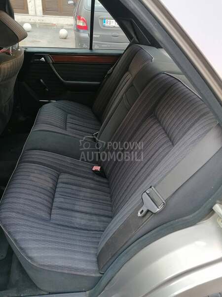 Mercedes Benz E 124 200E