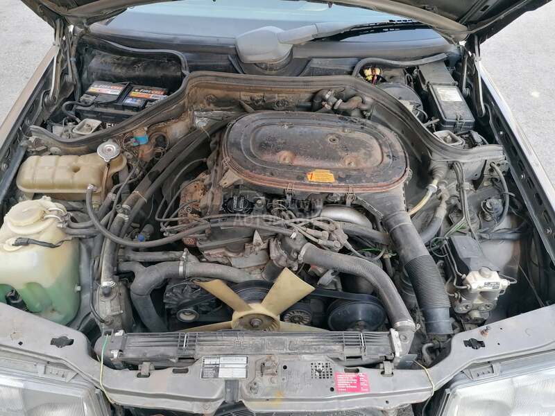 Mercedes Benz E 124 200E