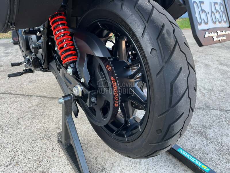 Harley Davidson Street Rod 750