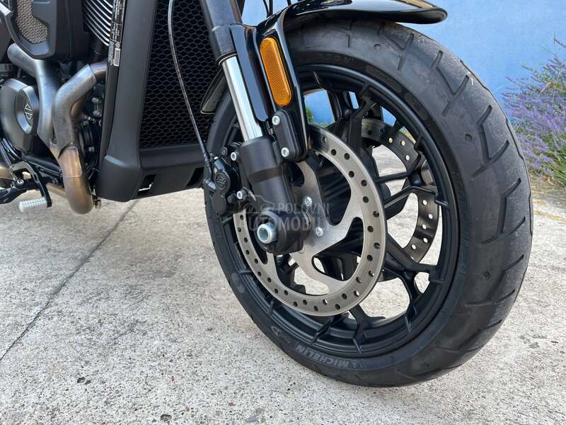 Harley Davidson Street Rod 750