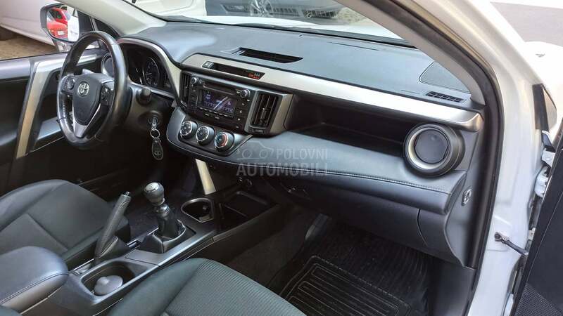 Toyota RAV 4 2.0    4x4