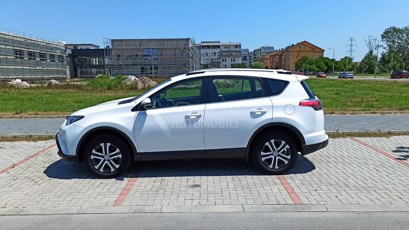 Toyota RAV 4 2.0    4x4