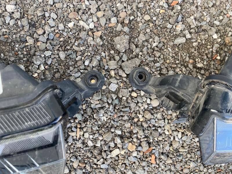 Levi Far Desni Far Farovi