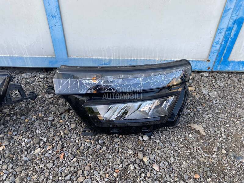 Levi Far Desni Far Farovi