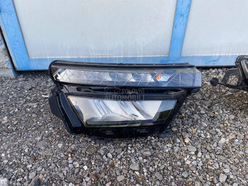 Levi Far Desni Far Farovi