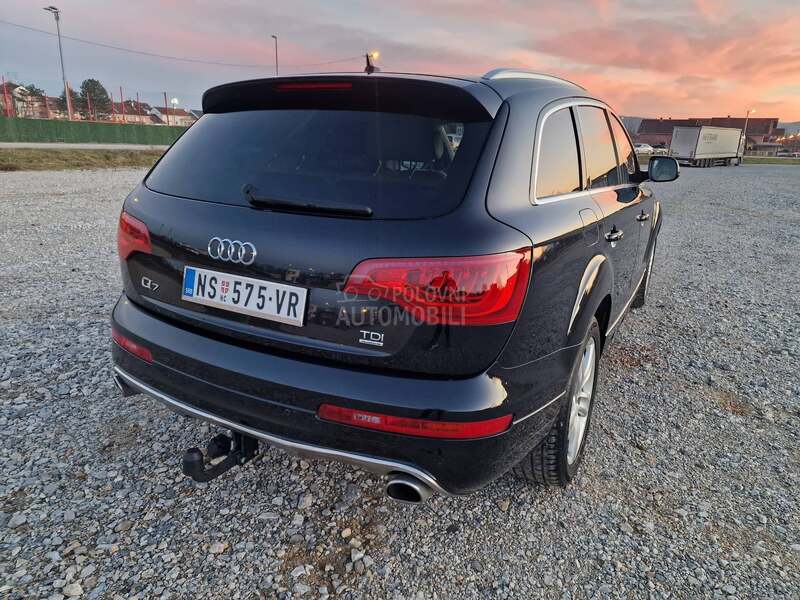 Audi Q7 3.0 TDI S-LINE