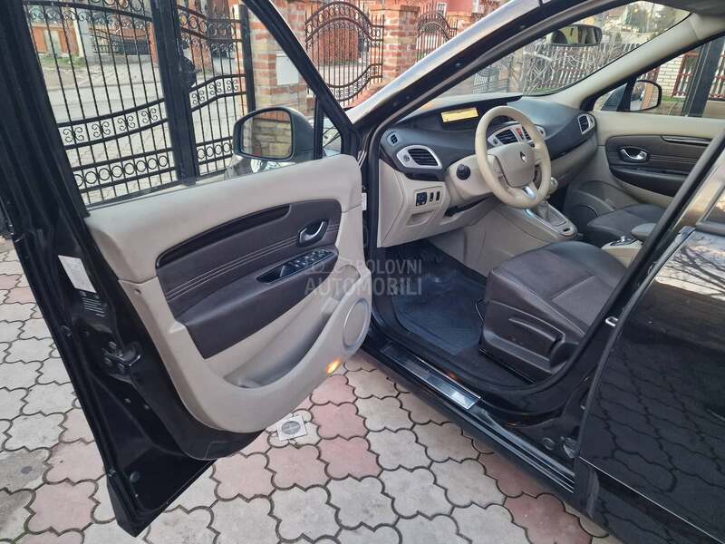Renault Scenic 1.5 dci TOM TOM