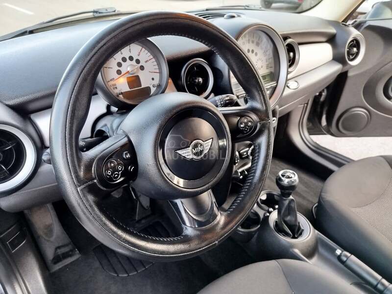 MINI One BAŠ DOBAR