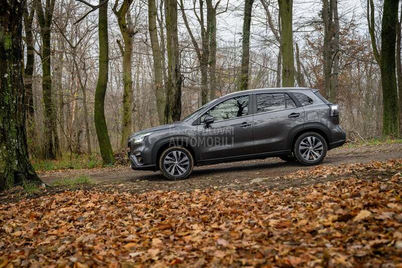 Suzuki SX4 S-Cross ELEGANCE 4WD 6AT