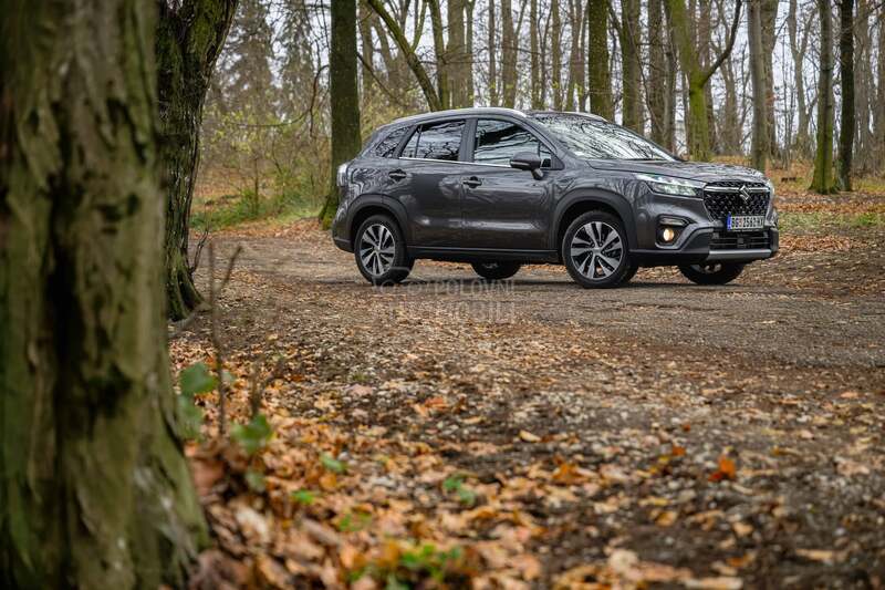 Suzuki SX4 S-Cross ELEGANCE 4WD 6AT