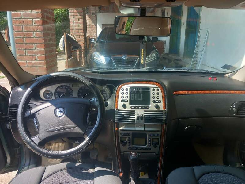 Lancia Lybra 