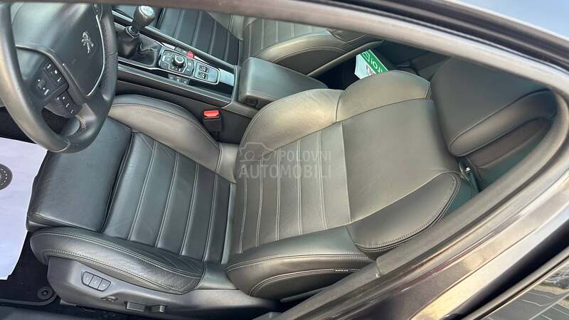 Peugeot 508 xenon/pano/fuL