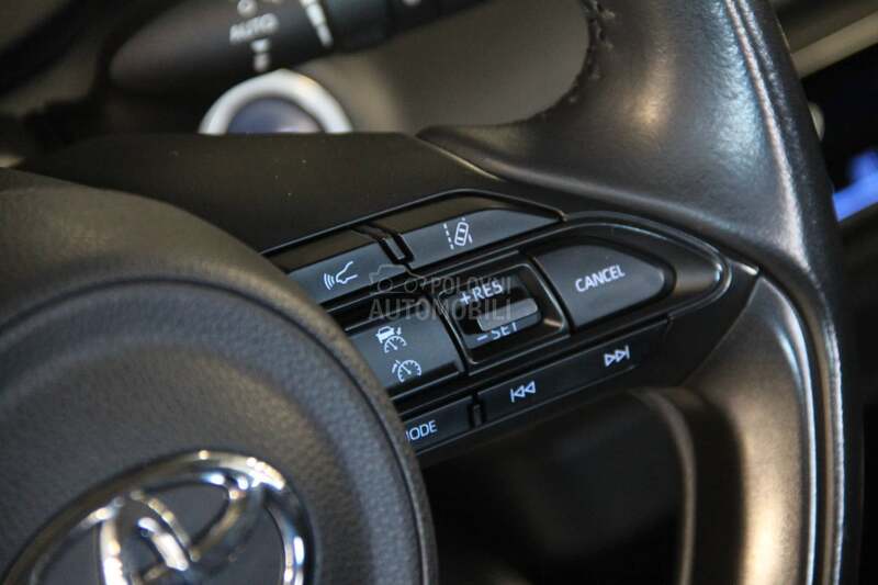 Toyota Yaris HYBRID
