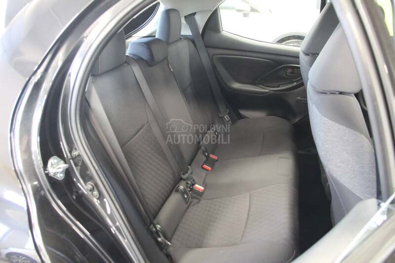 Toyota Yaris HYBRID