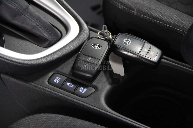 Toyota Yaris HYBRID