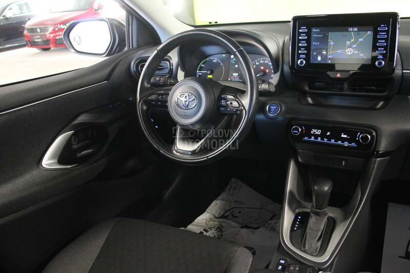 Toyota Yaris HYBRID