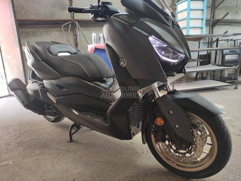 Yamaha XMAX Tech MAX