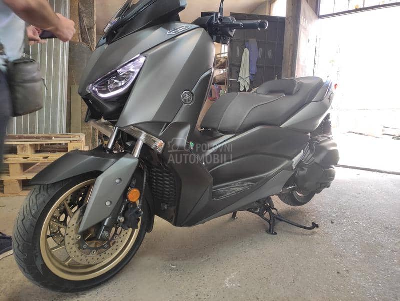 Yamaha XMAX Tech MAX