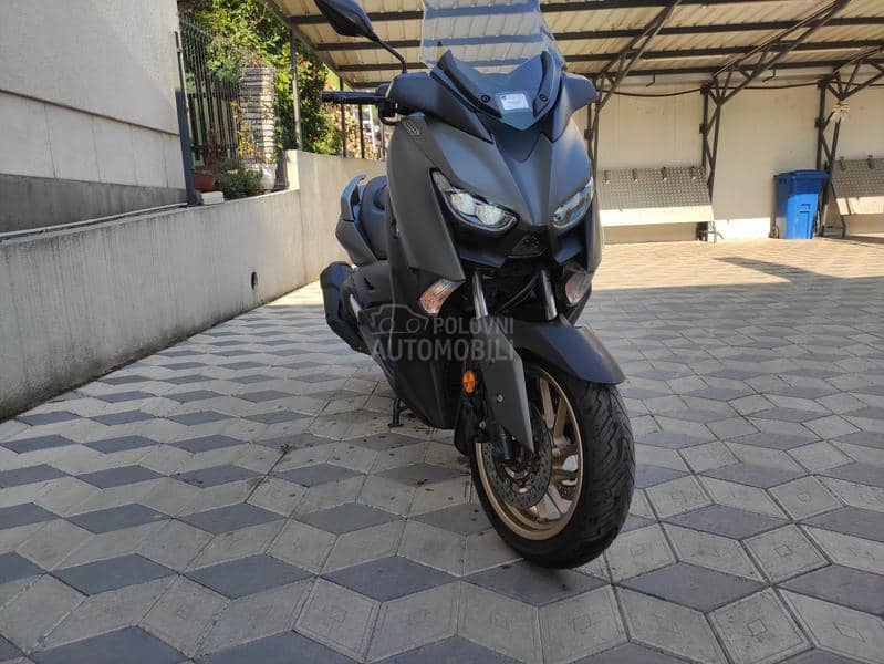 Yamaha XMAX Tech MAX
