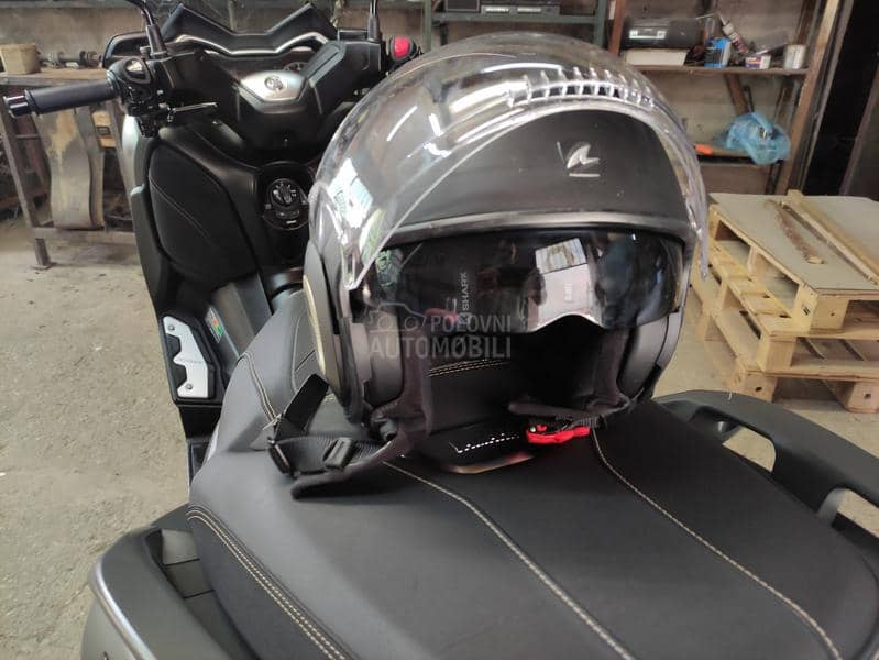 Yamaha XMAX Tech MAX