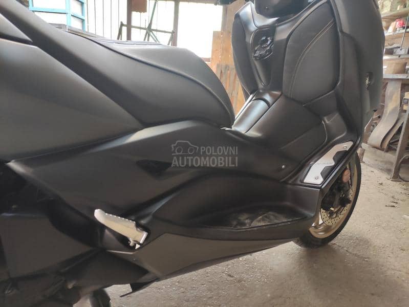 Yamaha XMAX Tech MAX