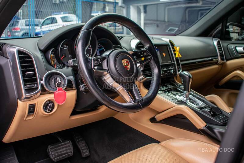 Porsche Cayenne 3.0 V6 262hk