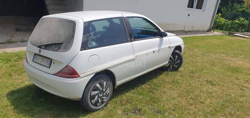 Lancia Ypsilon 