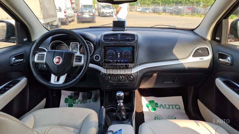 Fiat Freemont 