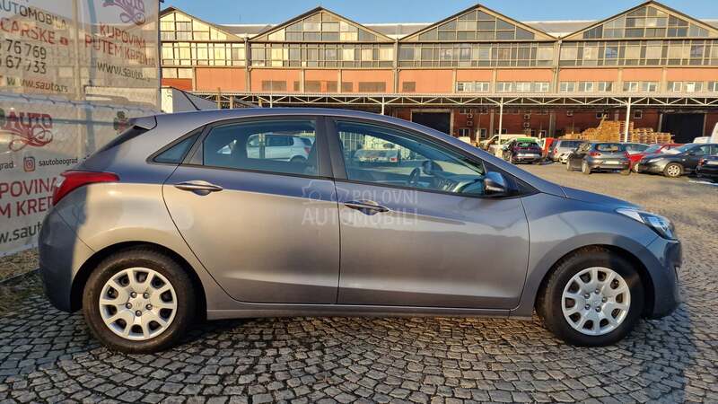 Hyundai i30 KREDlTl/SWlSS