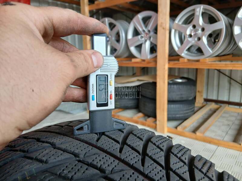 Bridgestone 205/60 R16 Zimska