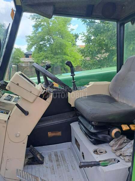 John Deere 4500