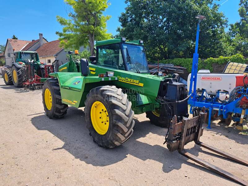 John Deere 4500