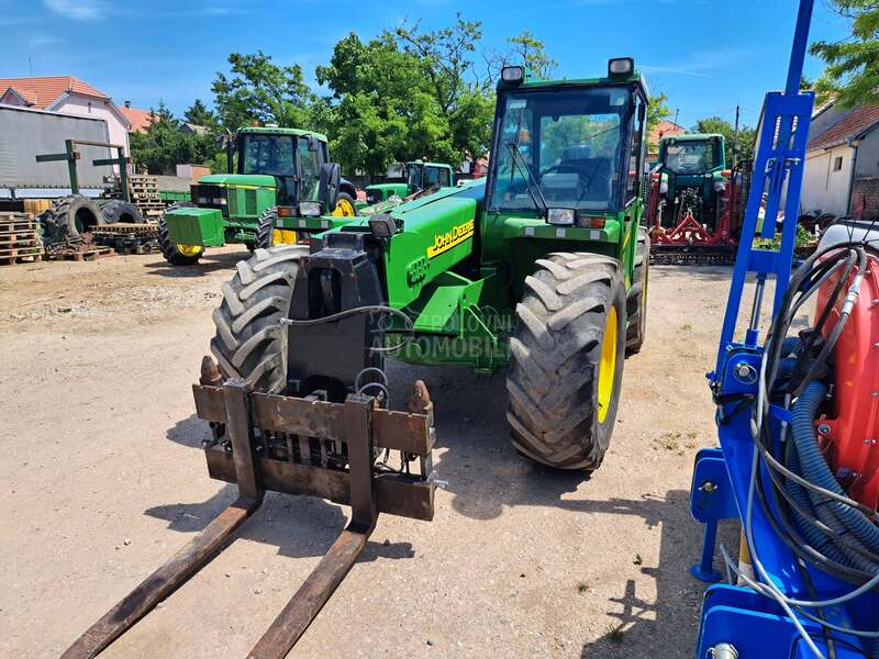 John Deere 4500