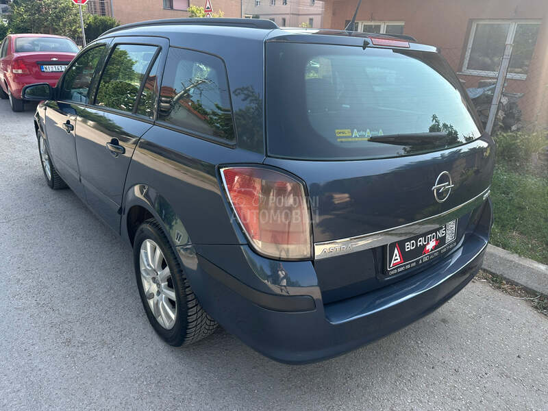 Opel Astra H 1.7 CDTi ISUZU