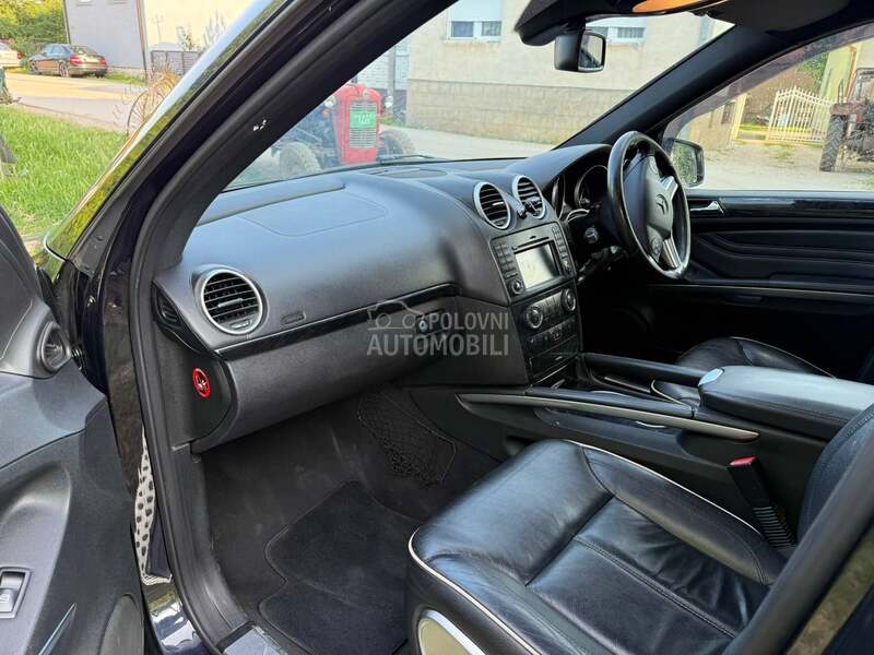 Mercedes Benz ML 300 