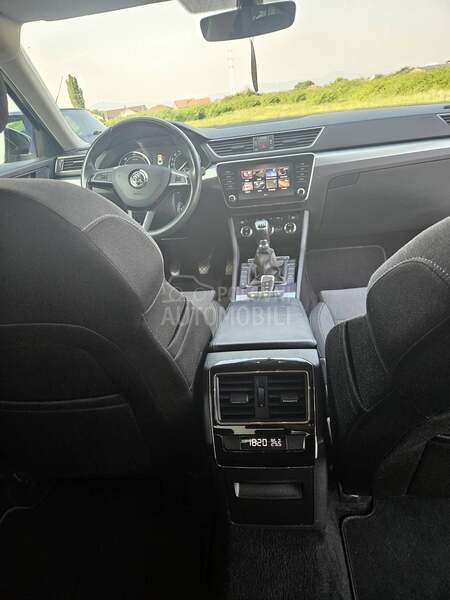 Škoda Superb 