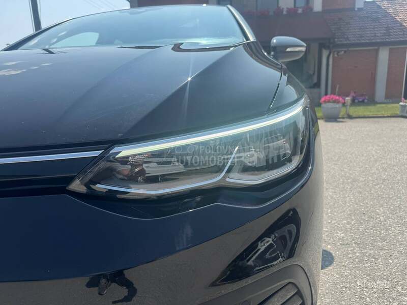 Volkswagen Golf 8 1.5 TGI a/m