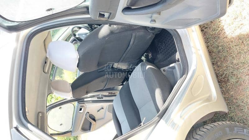 Ford Focus 1.6 TDCI   zeder