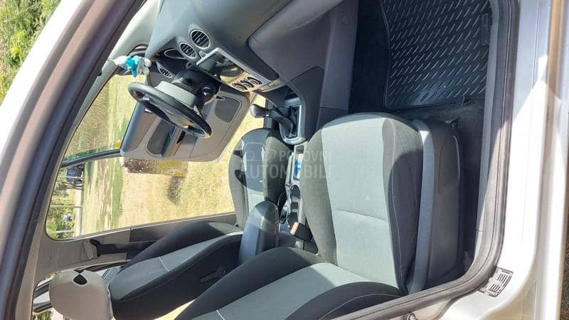 Ford Focus 1.6 TDCI   zeder