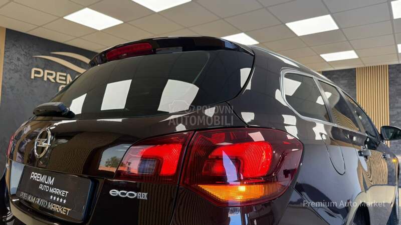 Opel Astra J //1.6 CDTI///SALON