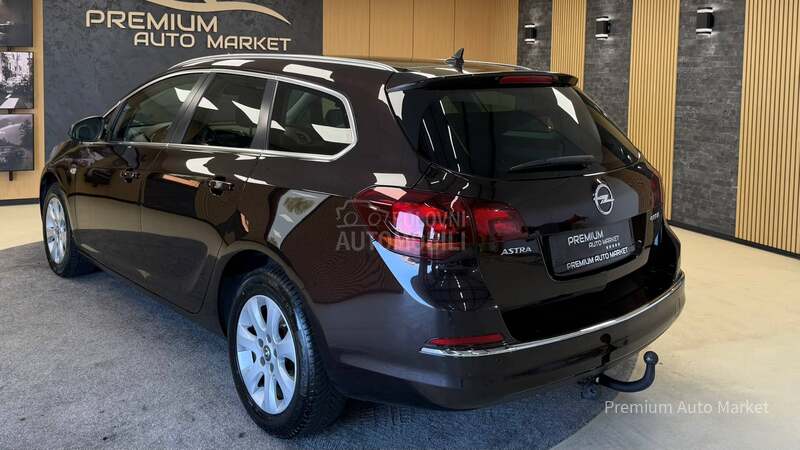 Opel Astra J //1.6 CDTI///SALON