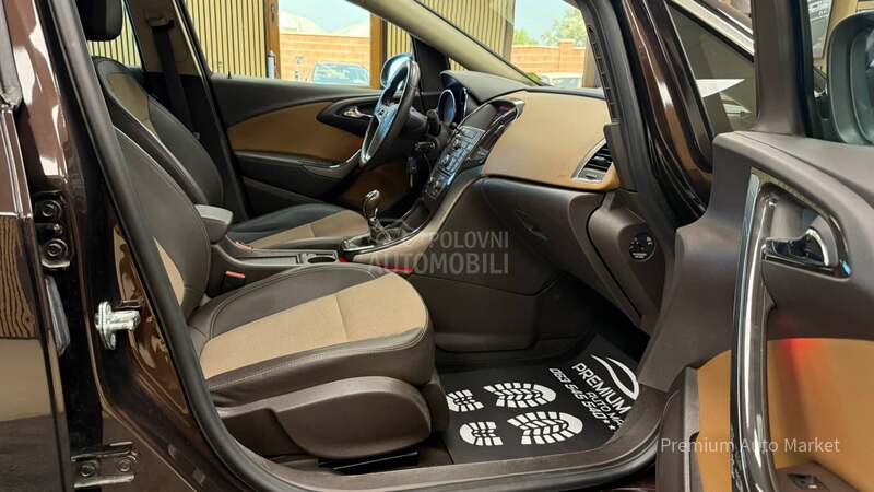 Opel Astra J //1.6 CDTI///SALON