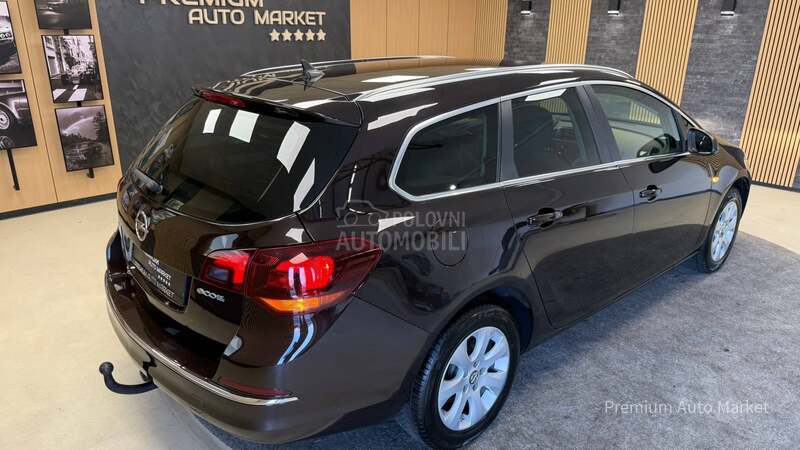 Opel Astra J //1.6 CDTI///SALON