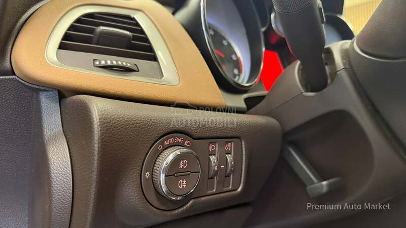 Opel Astra J //1.6 CDTI///SALON