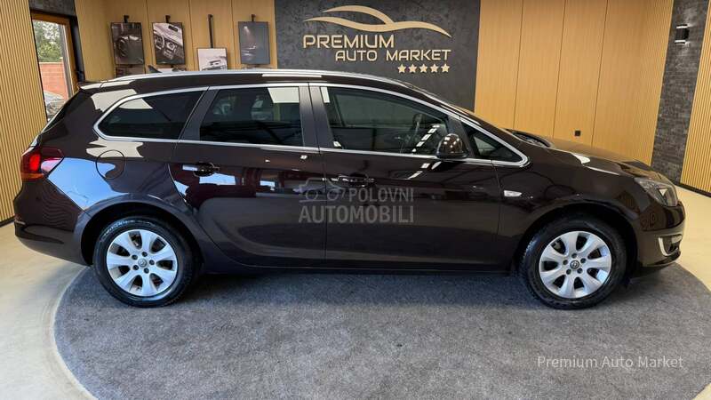 Opel Astra J //1.6 CDTI///SALON