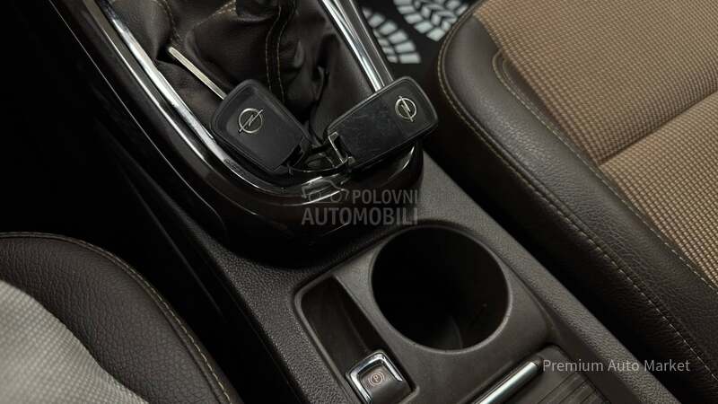 Opel Astra J //1.6 CDTI///SALON